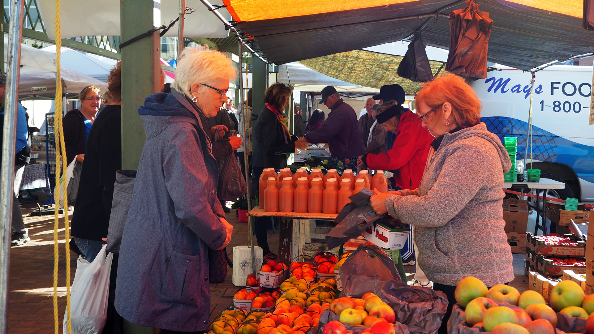 farmers market fruit stand